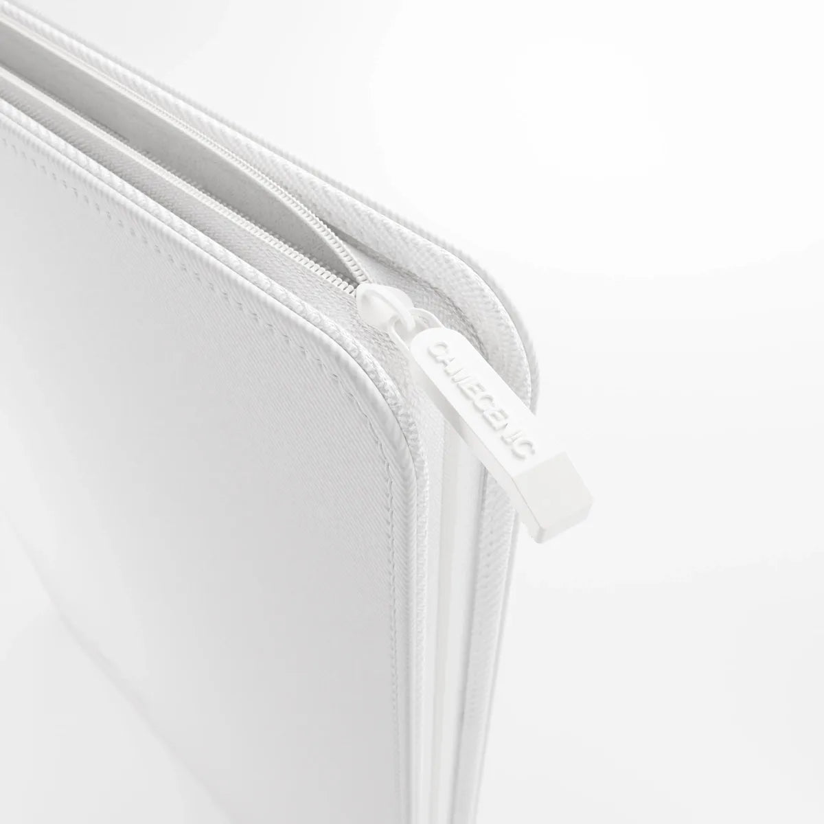 Gamegenic Zip - Up 12 - Pocket Binder (White) - El Duelista
